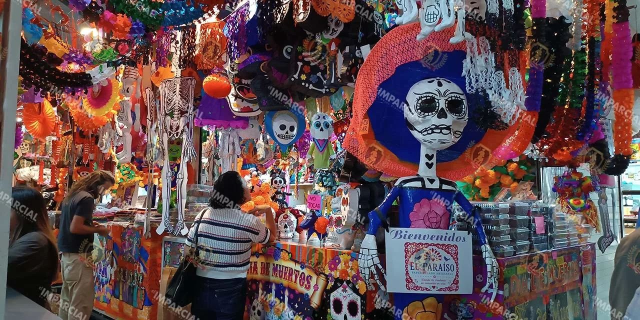 Artesanos y comerciantes de Oaxaca resienten la competencia de productos importados en Todos Santos